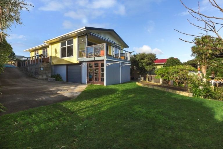 Photo of property in 43 Sea Vista Drive, Pukerua Bay, 5026