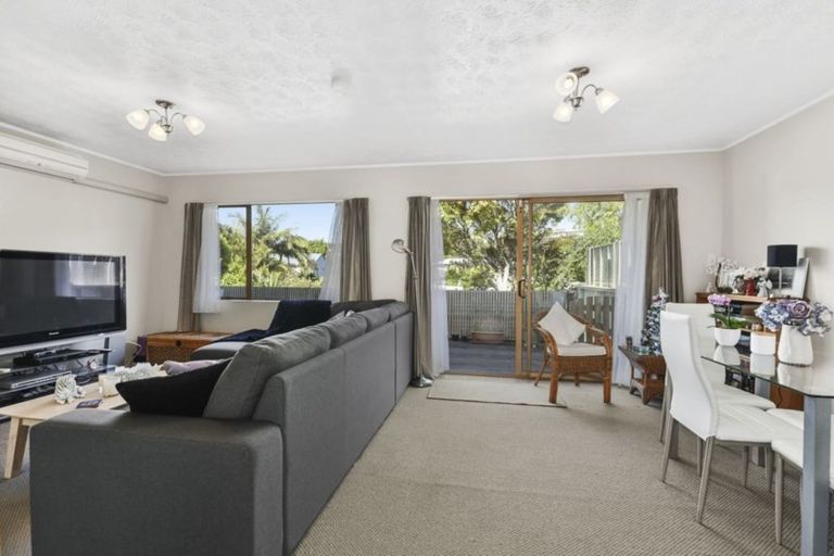 Photo of property in 2/32 Stredwick Drive, Torbay, Auckland, 0630