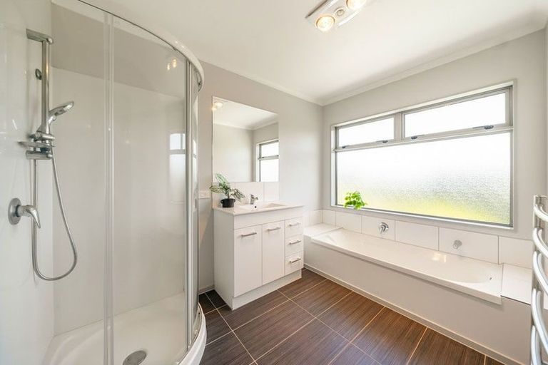 Photo of property in 18 Cresswell Place, Johnsonville, Wellington, 6037