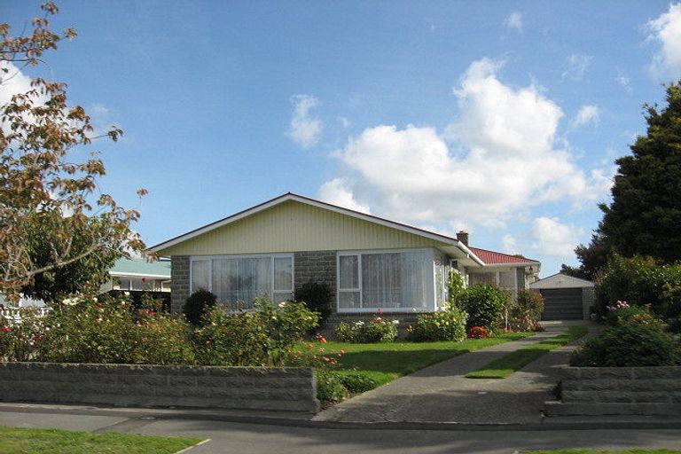 Photo of property in 19 Longmuir Street, Ilam, Christchurch, 8041