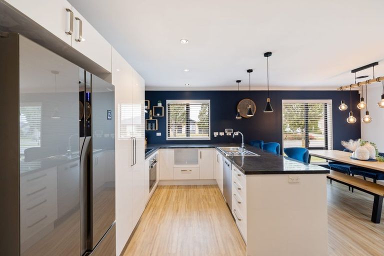 Photo of property in 109 Shillingford Boulevard, Rolleston, 7615