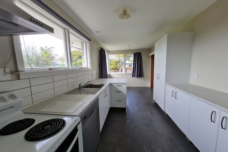 Photo of property in 4 Denise Crescent, Hornby, Christchurch, 8042