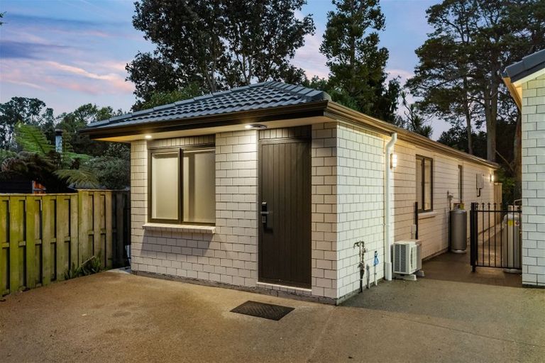 Photo of property in 3c Scenic Drive, Hillpark, Auckland, 2102