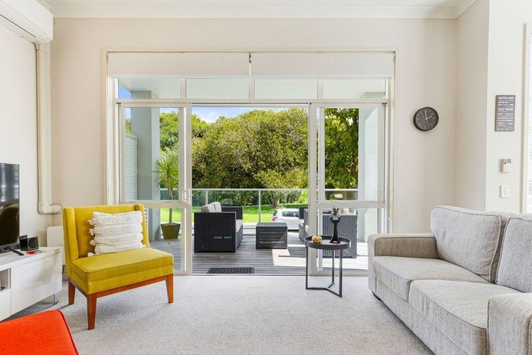 Photo of property in 16 Parkside Drive, Orewa, 0931