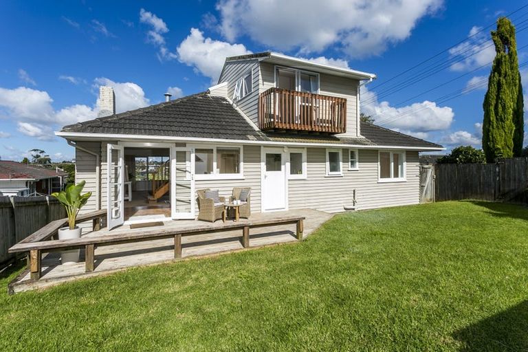 Photo of property in 2/13 Manuka Road, Bayview, Auckland, 0629