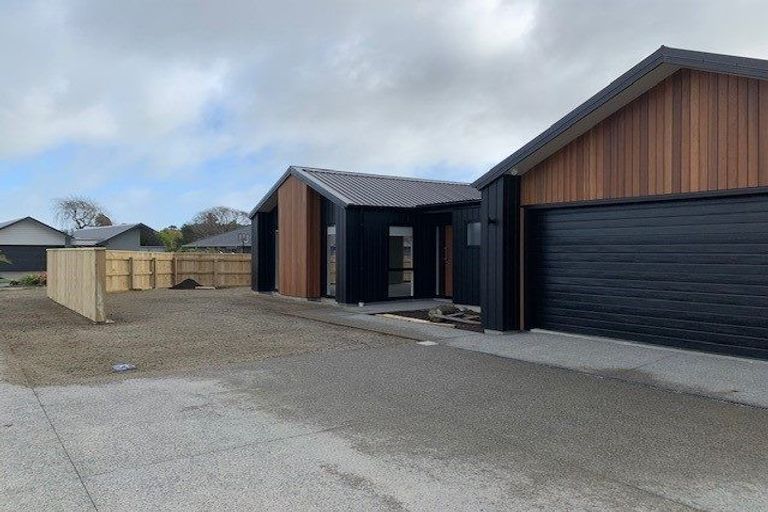 Photo of property in 1 Pohe Street, Waikanae, 5036