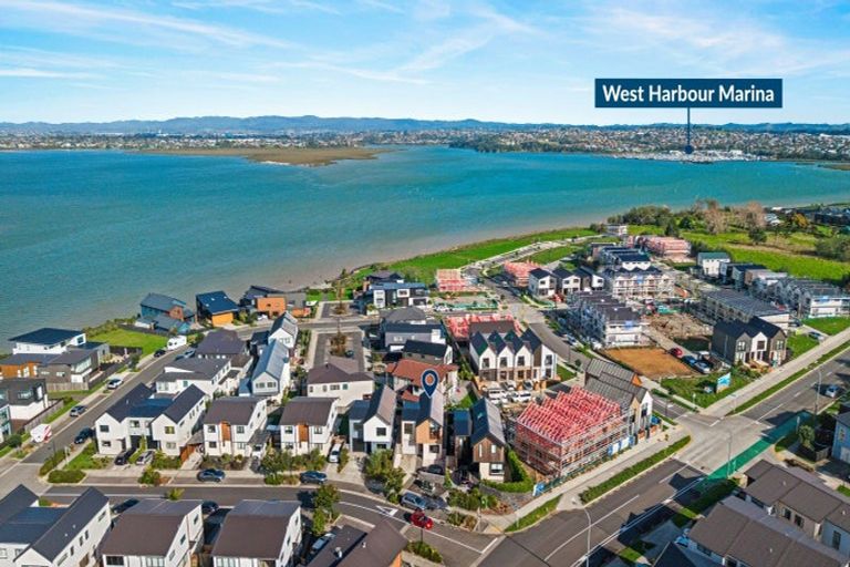 Photo of property in 3 Ocean Breeze Avenue, Hobsonville, Auckland, 0616