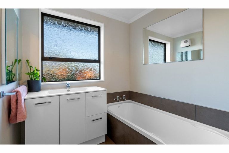 Photo of property in 61 Vogel Street, Waikiwi, Invercargill, 9810