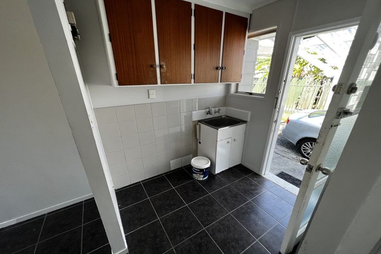 Photo of property in 17 Sabot Place, Massey, Auckland, 0614