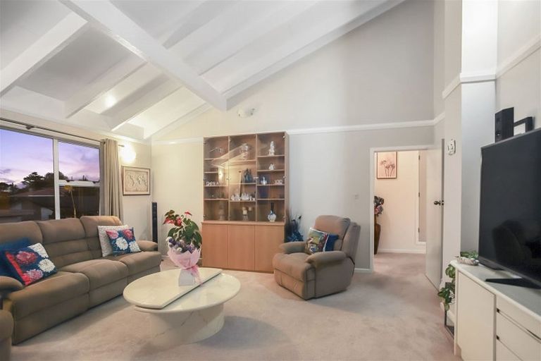 Photo of property in 12 Bilkey Avenue, Pukekohe, 2120