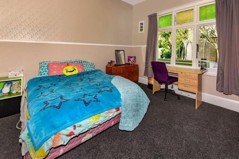 Photo of property in 395 Courtenay Road, Charing Cross, Christchurch, 7671