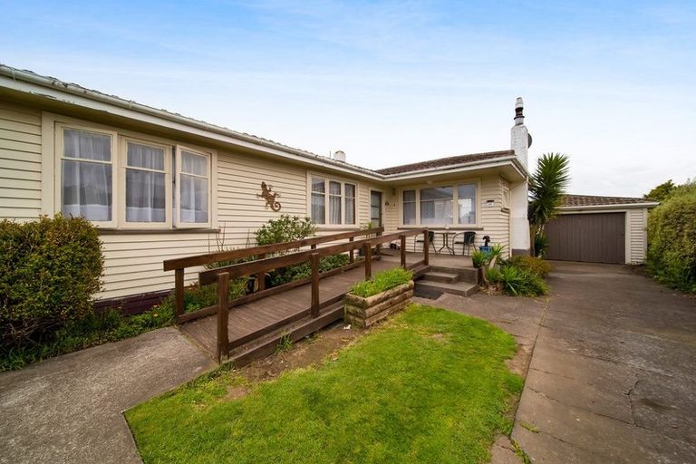Photo of property in 51 Turuturu Road, Hawera, 4610