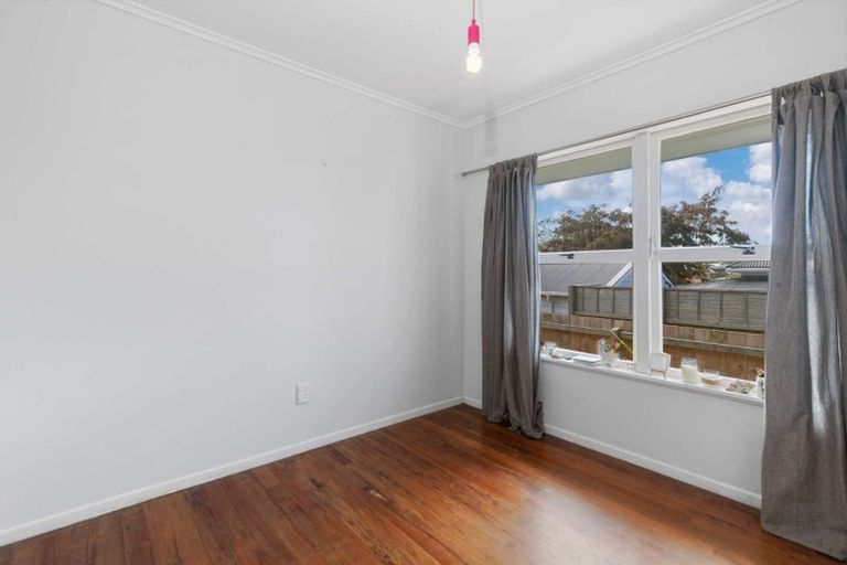 Photo of property in 2/13 Creamer Avenue, Belmont, Auckland, 0622