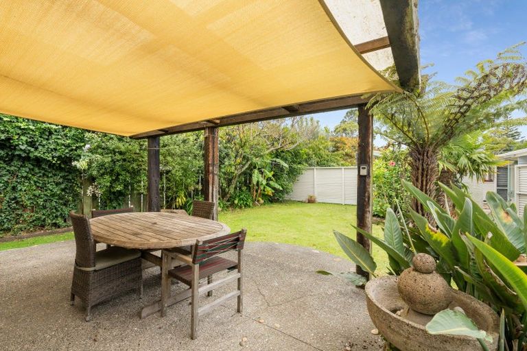 Photo of property in 104 Beverley Terrace, Whangamata, 3620