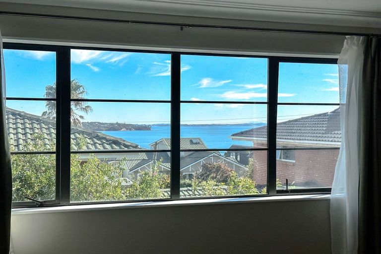 Photo of property in 25a Rothesay Bay Road, Rothesay Bay, Auckland, 0630