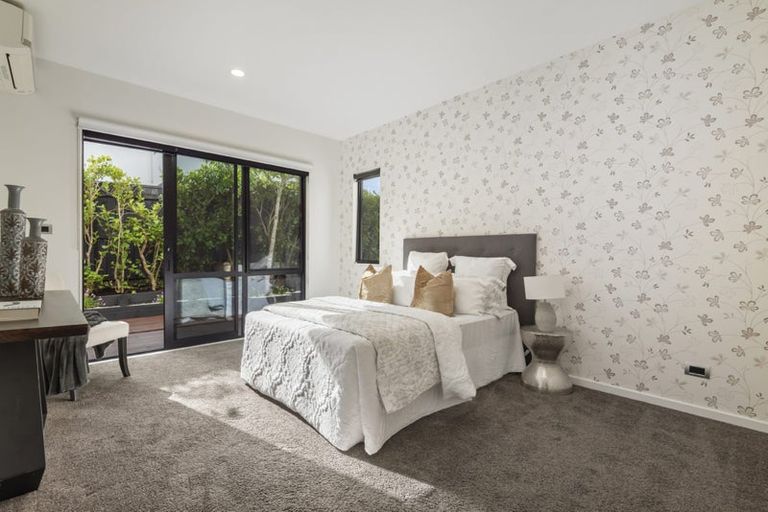 Photo of property in 17 Waitemata Road, Hauraki, Auckland, 0622