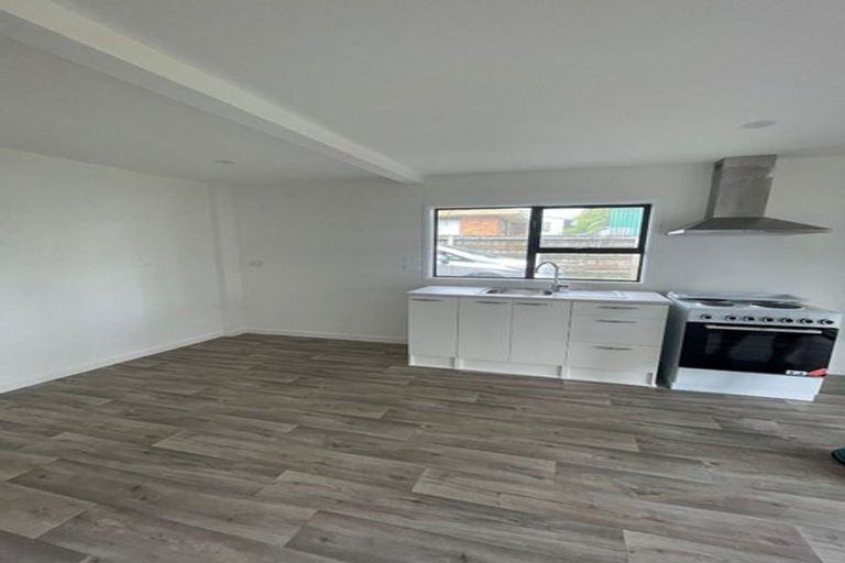 Photo of property in 7a Clayburn Road, Glen Eden, Auckland, 0602