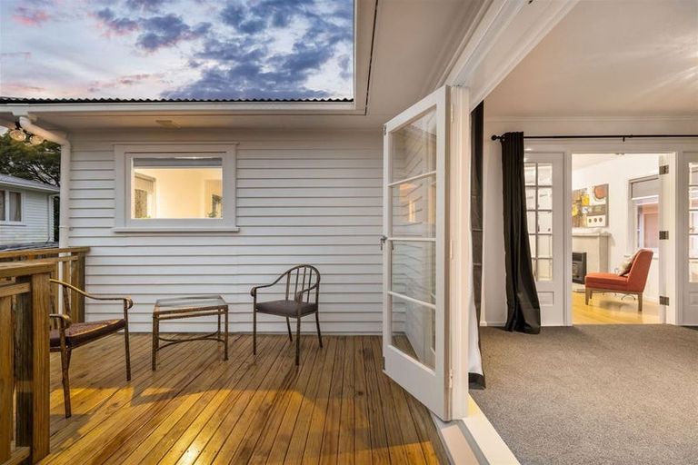 Photo of property in 218 Sturges Road, Henderson, Auckland, 0612