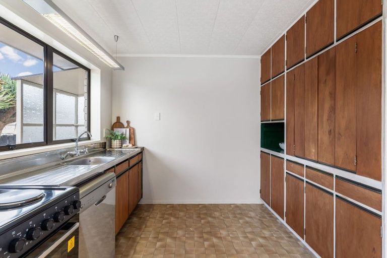 Photo of property in 111 Sandspit Road, Waiuku, 2123