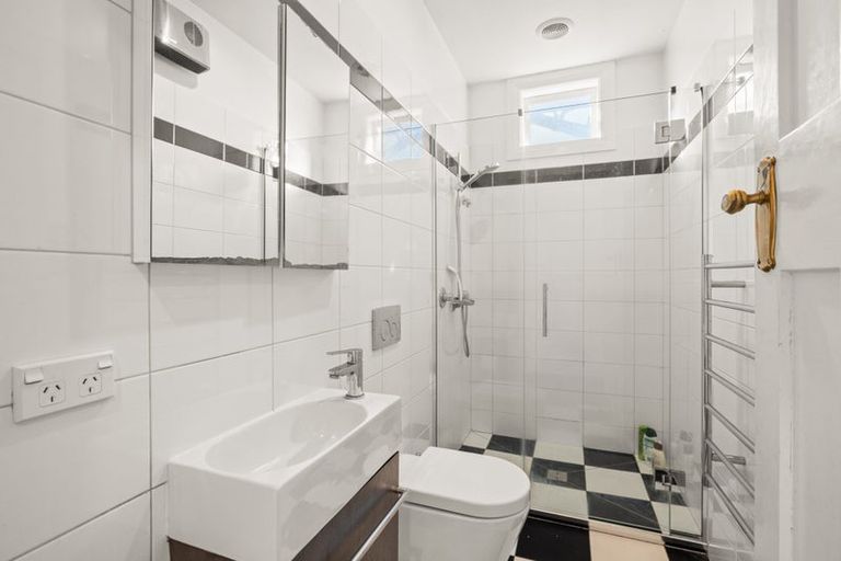 Photo of property in 243 Edgeware Road, Edgeware, Christchurch, 8013