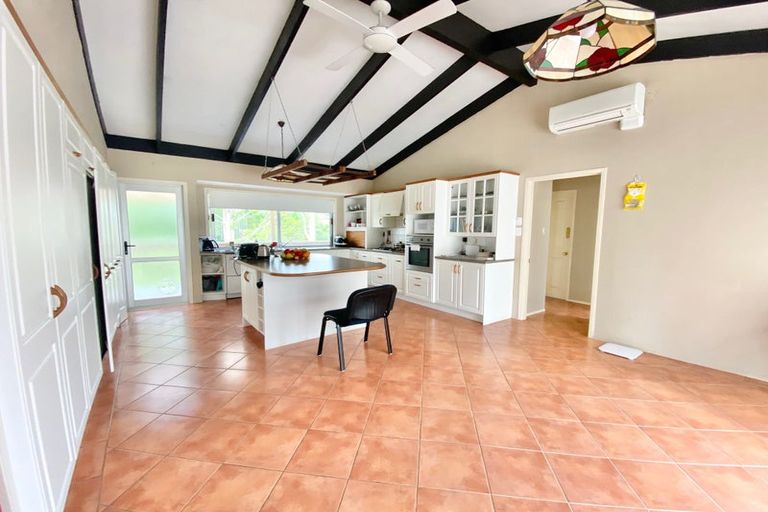 Photo of property in 9a Hutchinsons Road, Bucklands Beach, Auckland, 2014