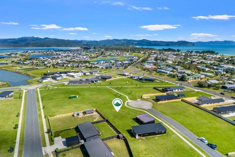 Photo of property in 7 Riria Way, Matarangi, 3592