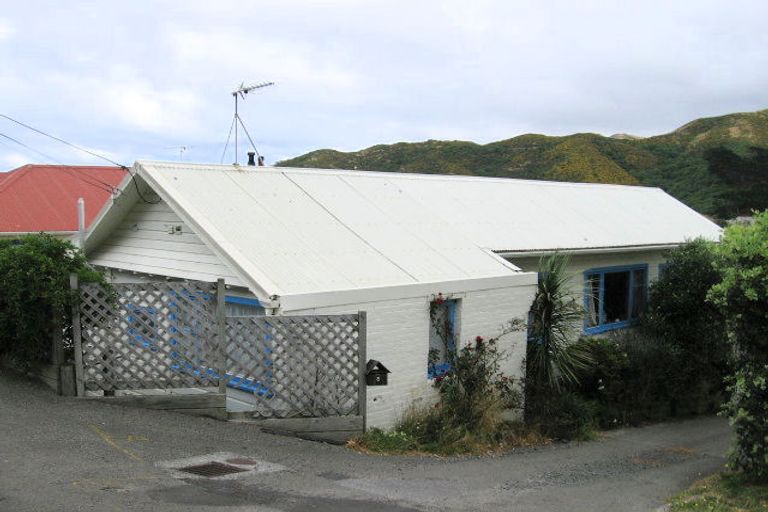 Photo of property in 8 Melbourne Road, Island Bay, Wellington, 6023