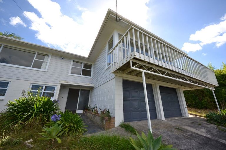 Photo of property in 27 Chivalry Road, Glenfield, Auckland, 0629