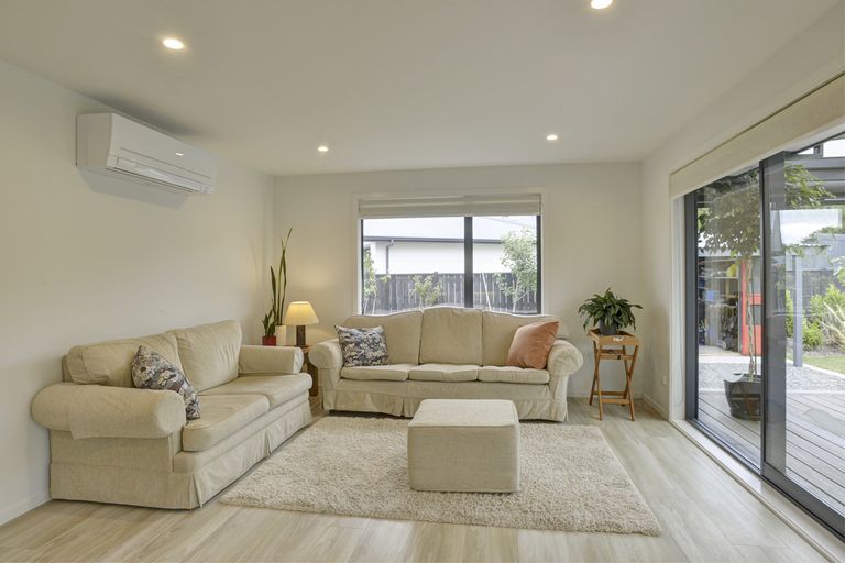 Photo of property in 72 Feist Street, Carterton, 5713