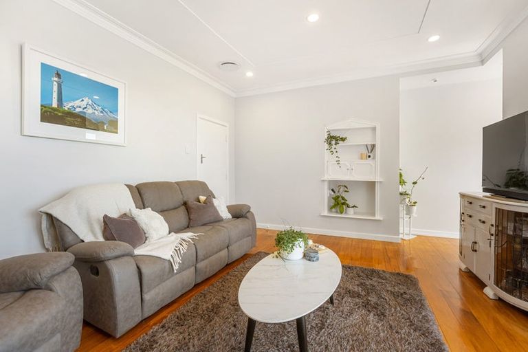 Photo of property in 174 Seaview Road, Westown, New Plymouth, 4310