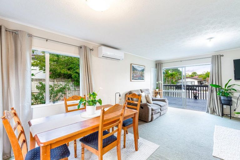 Photo of property in 18 Alidade Place, Massey, Auckland, 0614
