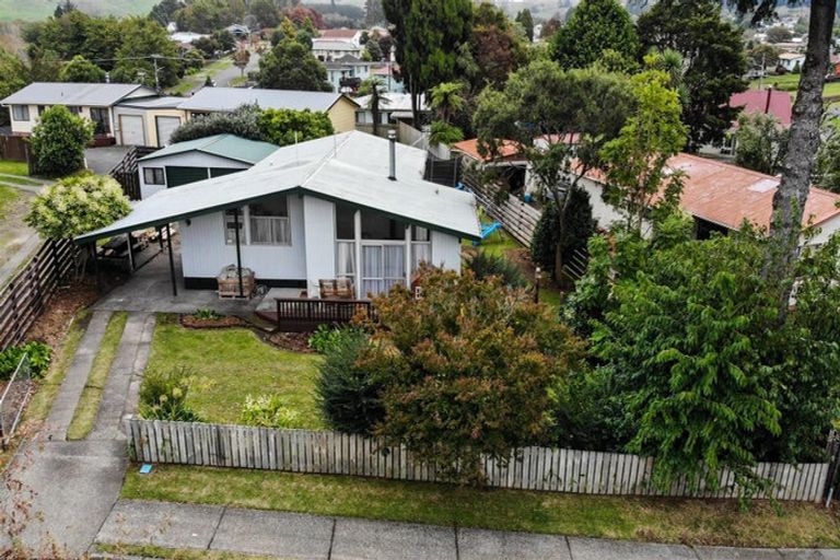 Photo of property in 5 Onyx Place, Pukehangi, Rotorua, 3015