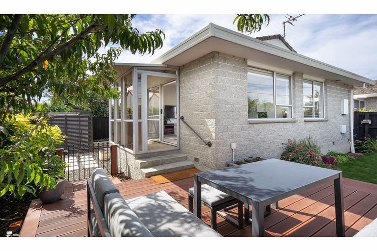 Photo of property in 2/19 Walton Street, Sydenham, Christchurch, 8023