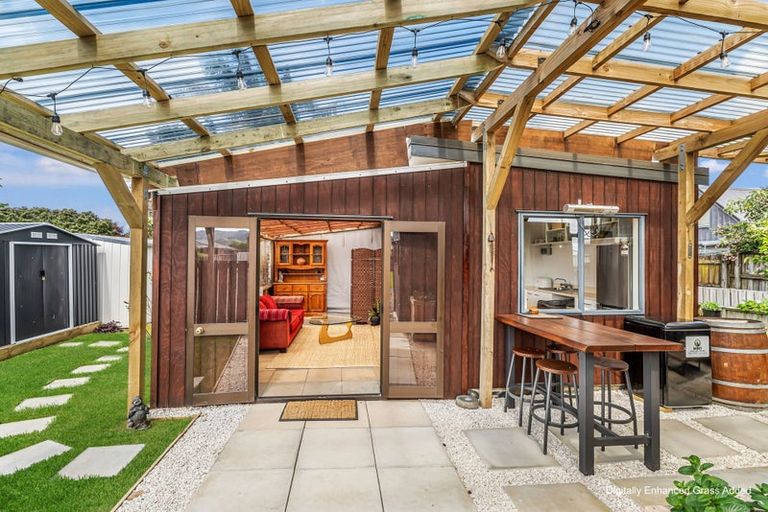 Photo of property in 17 Cook Drive, Whitianga, 3510