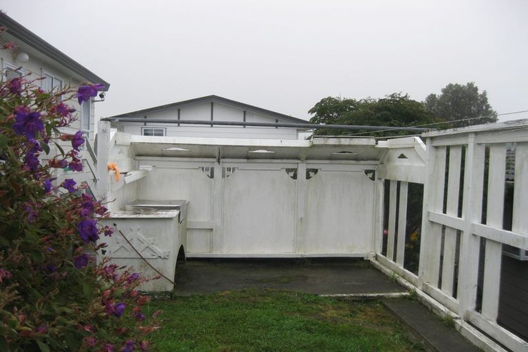 Photo of property in 72a Guadeloupe Crescent, Grenada Village, Wellington, 6037