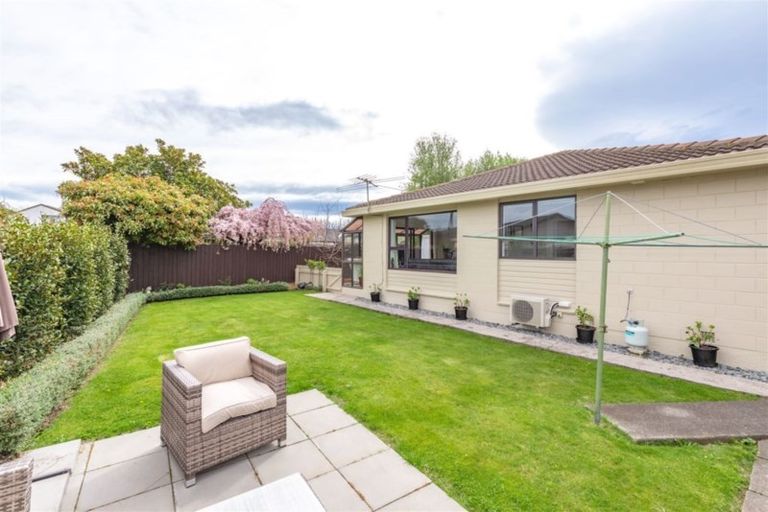 Photo of property in 2/317 Sawyers Arms Road, Bishopdale, Christchurch, 8053