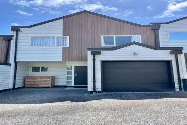 Photo of property in 7/14 Fields Parade, Oteha, Auckland, 0632