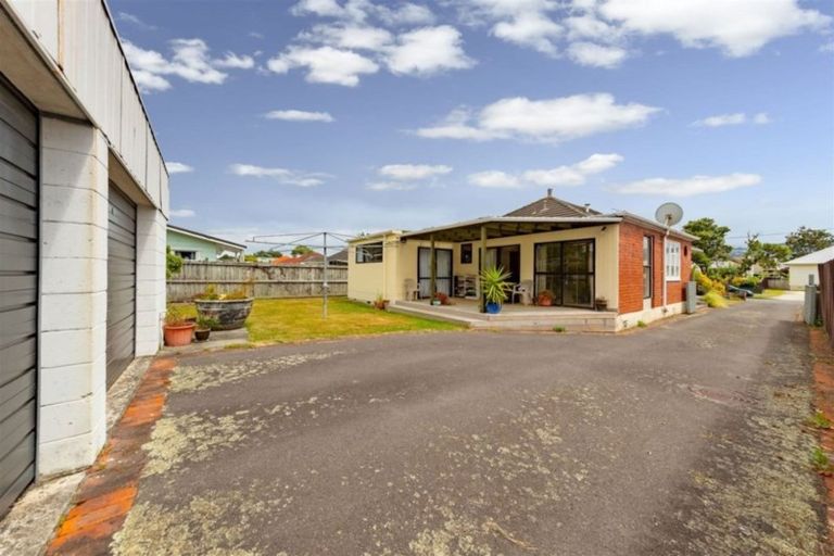 Photo of property in 5 Freyberg Street, Waterloo, Lower Hutt, 5011