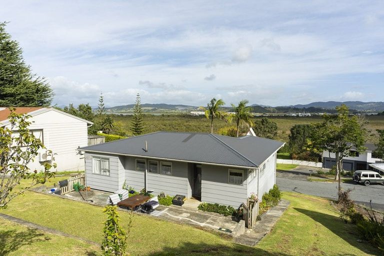 Photo of property in 10 Arawa Place, Onerahi, Whangarei, 0110