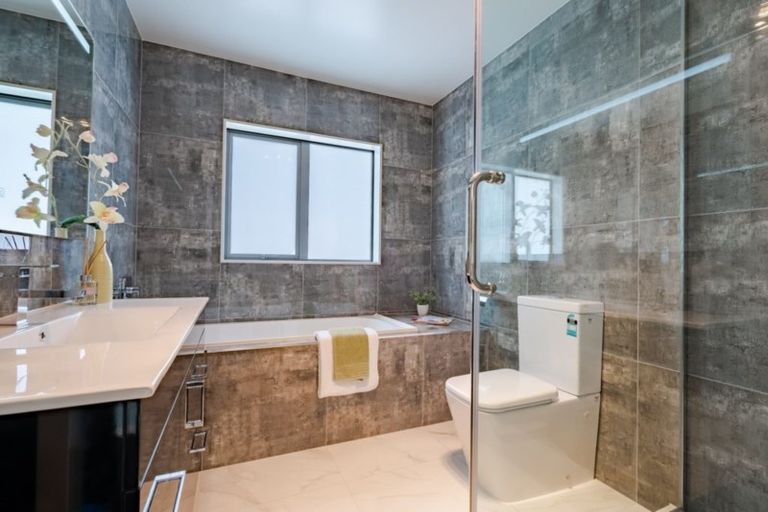 Photo of property in 36 Resolution Drive, Gulf Harbour, Whangaparaoa, 0930