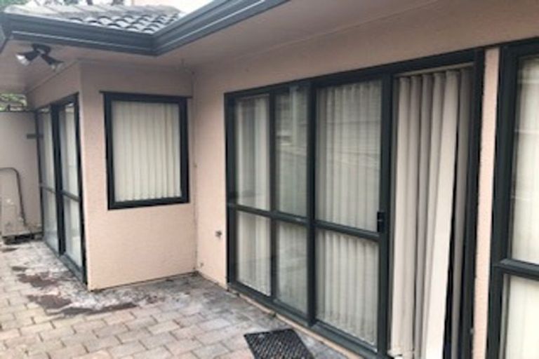 Photo of property in 43a Forrest Hill Road, Milford, Auckland, 0620