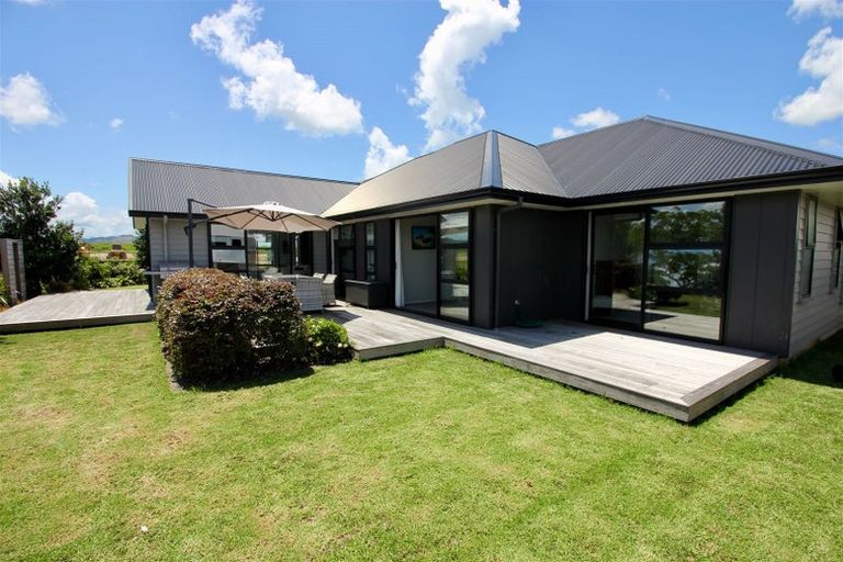 Photo of property in 1 Vanita Drive, Whitianga, 3510