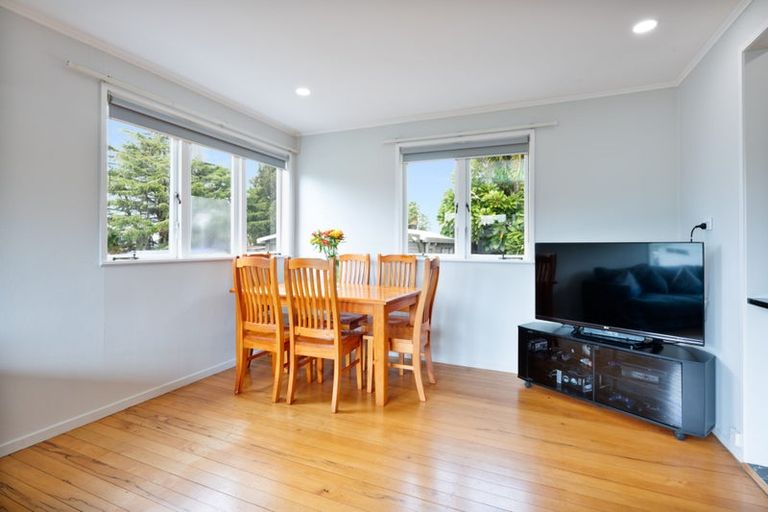 Photo of property in 23 Patts Avenue, Glendene, Auckland, 0602