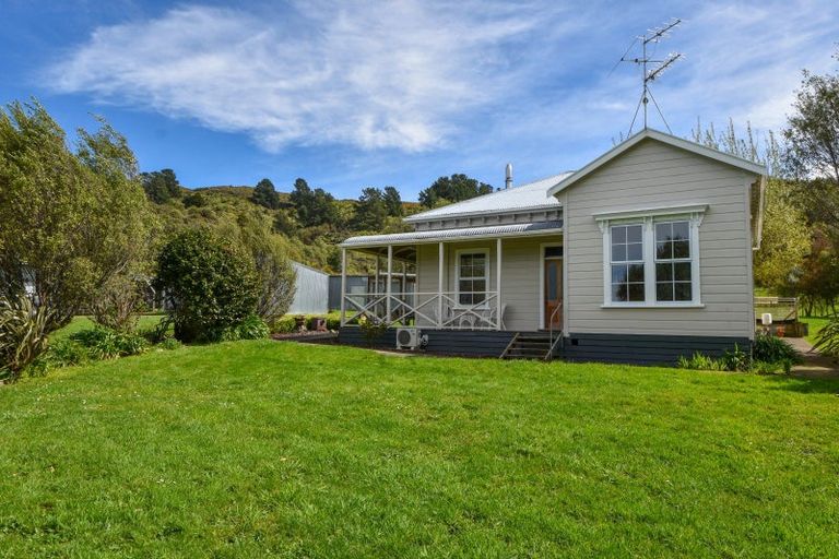 Photo of property in 71 Hoeke Road, Carrington, Carterton, 5791