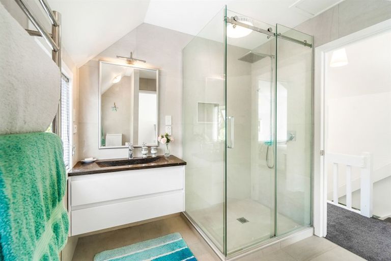 Photo of property in 10 Penguin Drive, Murrays Bay, Auckland, 0630