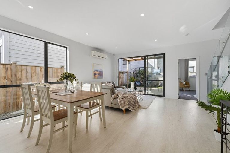 Photo of property in 9 Pihoihoi Place, Hobsonville, Auckland, 0616
