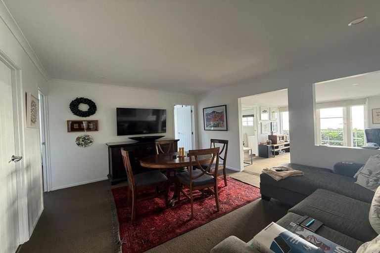 Photo of property in 75a Torkar Road, Clarks Beach, 2122