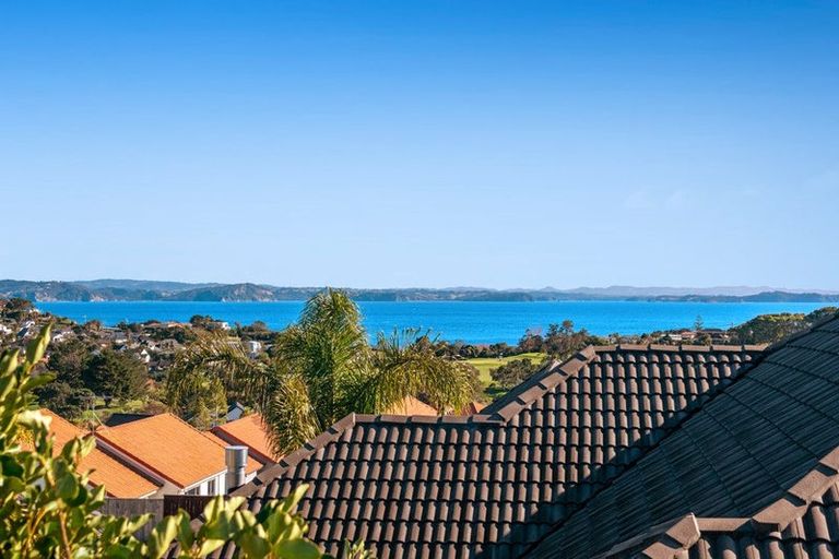 Photo of property in 105 Alec Craig Way, Gulf Harbour, Whangaparaoa, 0930