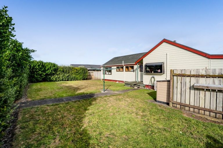Photo of property in 8 Pohutukawa Drive, Opunake, 4616