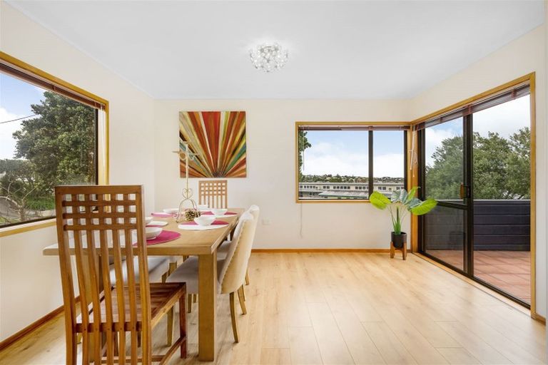 Photo of property in 2/56 Galaxy Drive, Mairangi Bay, Auckland, 0630